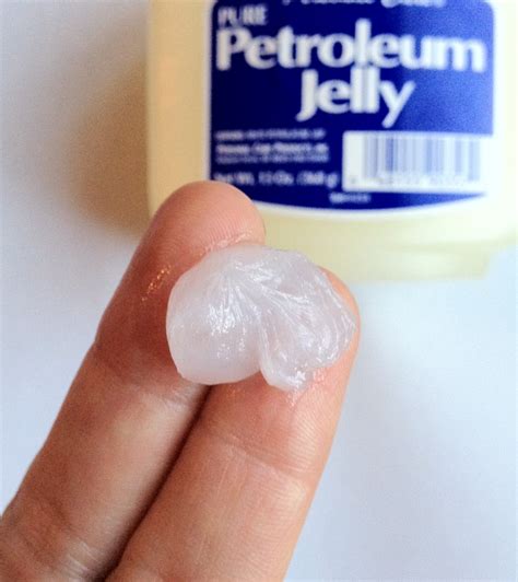 does petroleum jelly really work.